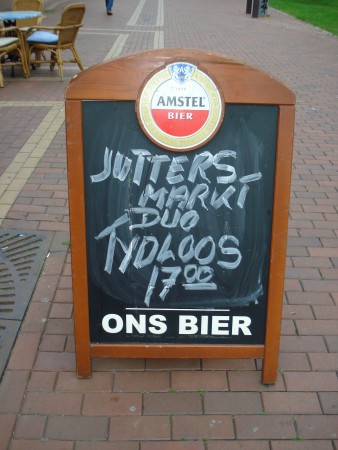 Luid en duidelijk aanwezig.